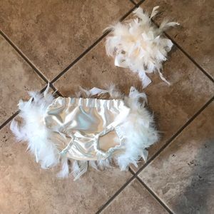 Feather bottoms with matching headband.